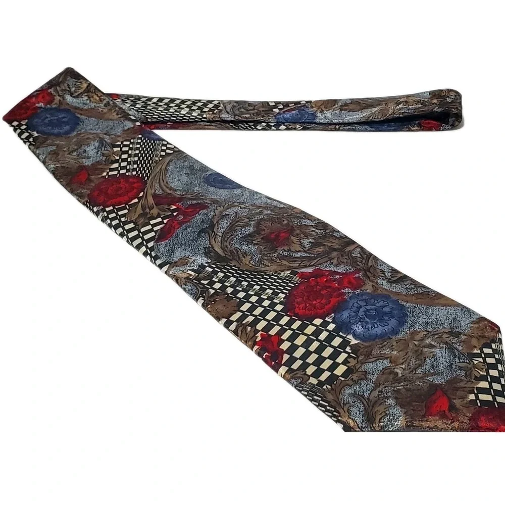 Wembley Men's Necktie Black White Floral Pattern Polyester USA Made‎